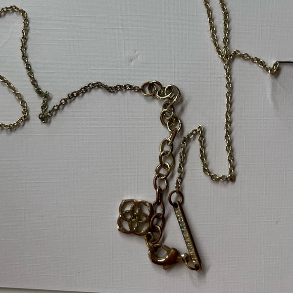 Kendra Scott Elisa Pendant - Rose Quartz - Picture 2 of 3